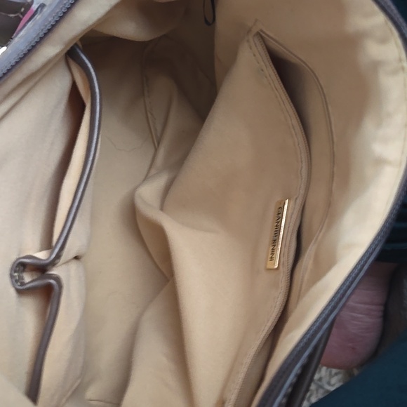 Floral Patterned Shoulder Bag - Picture 4 of 8